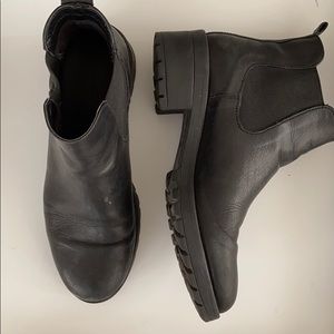Urban outfitters leather Chelsea ankle boots